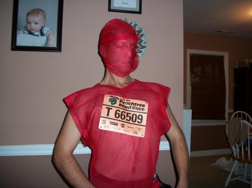 Getting psyched to run the world's largest 10k in 2011. I sprained my knee 200 yards from the finish line and thought I would never run again, ha!